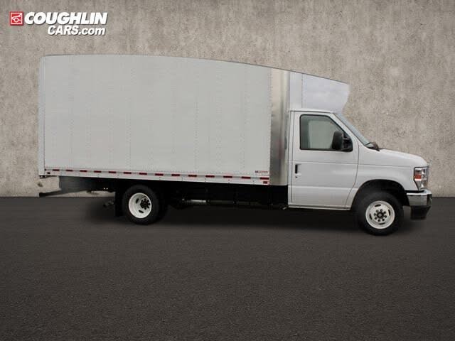 2025 Ford E-Series Chassis E-350 SD Cutaway SB DRW RWD