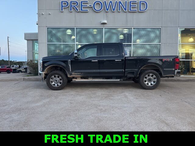 2025 Ford F-250 Super Duty Lariat Crew Cab 4WD