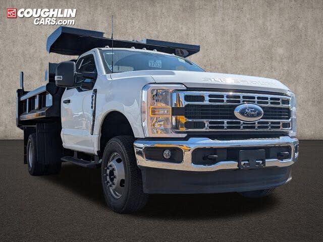 2025 Ford F-350 Super Duty Chassis XL Regular Cab DRW 4WD