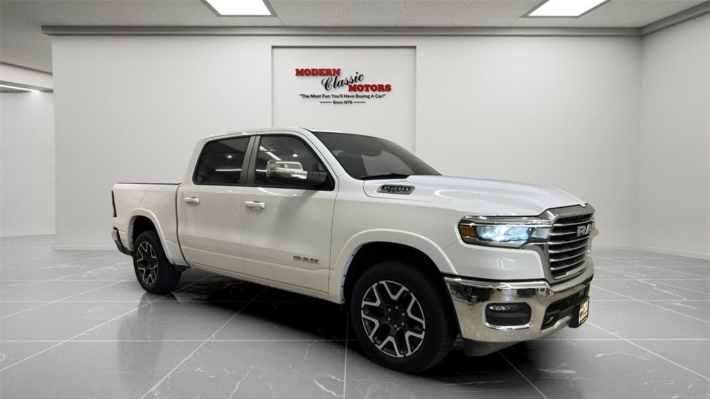 2025 RAM 1500 Laramie Crew Cab 4WD