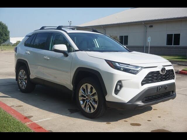 2025 Toyota RAV4 XLE Premium FWD