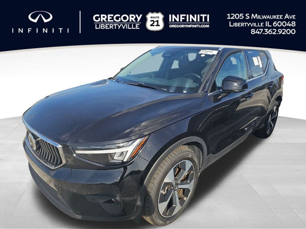 2025 Volvo XC40 B5 Plus Bright Theme AWD