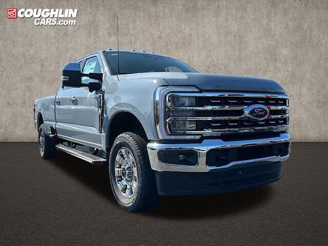 2026 Ford F-350 Super Duty Lariat Crew Cab 4WD