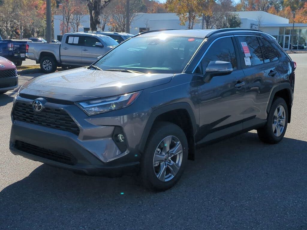 2025 Toyota RAV4 XLE FWD