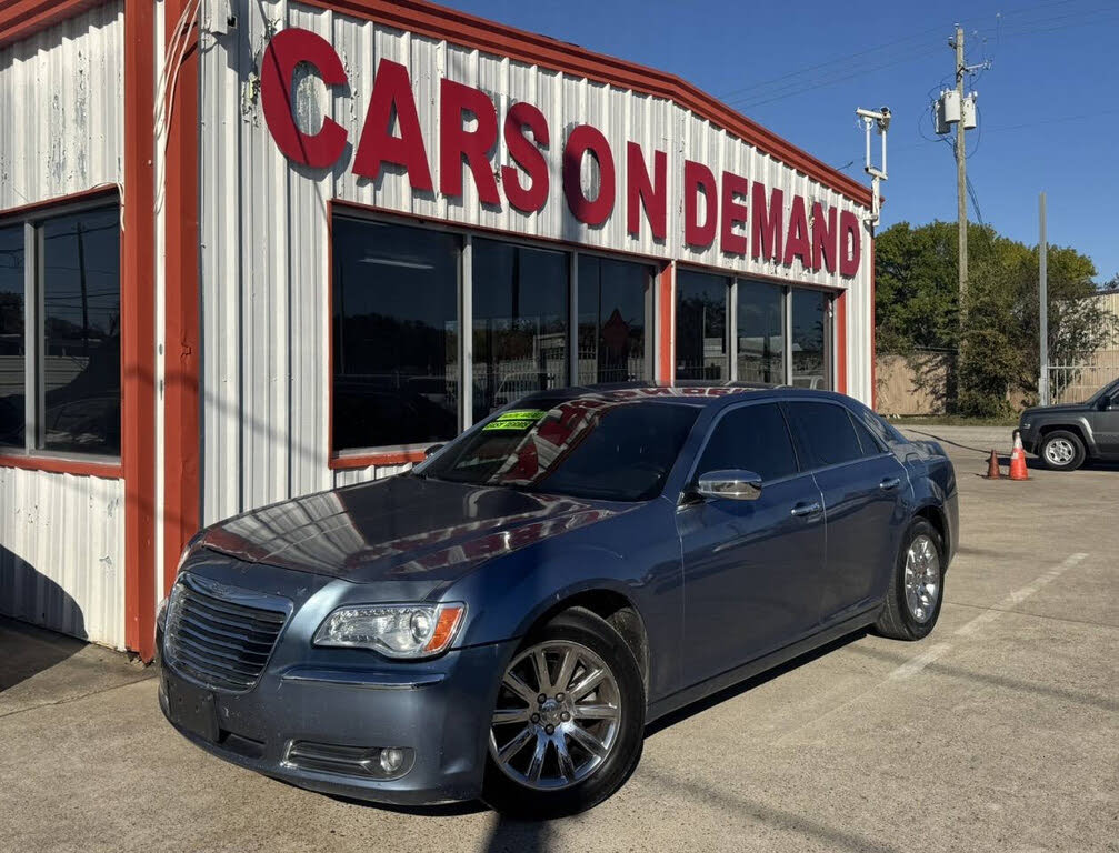 2011 Chrysler 300 Limited RWD