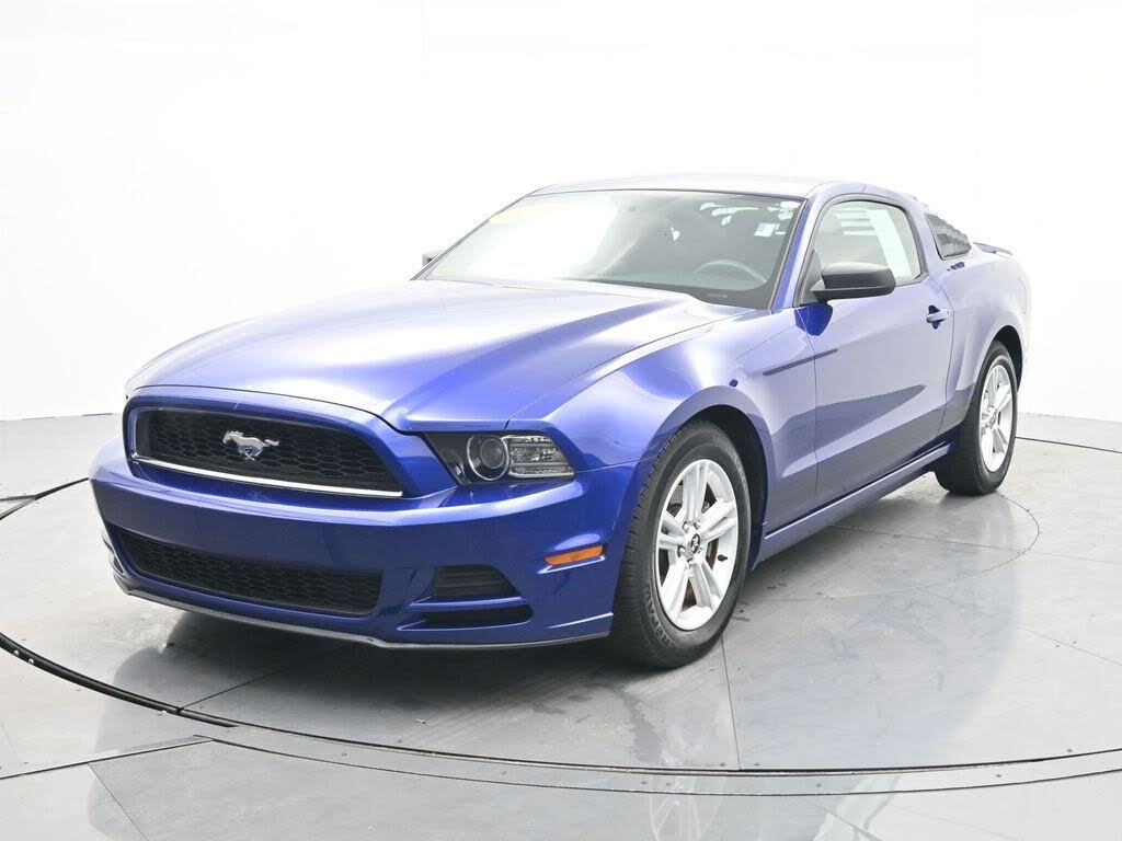 2013 Ford Mustang V6 Coupe RWD