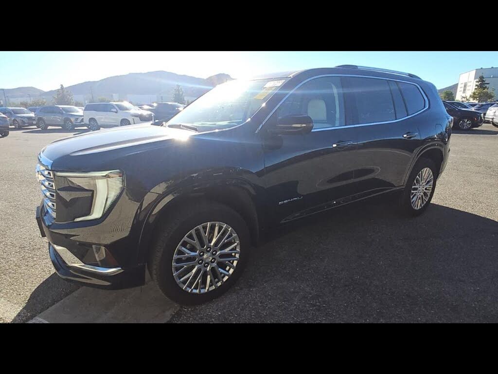 2025 GMC Acadia Denali FWD