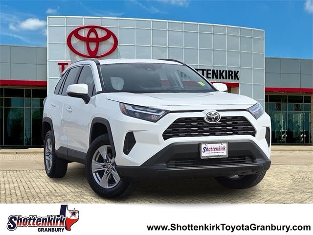 2025 Toyota RAV4 XLE FWD