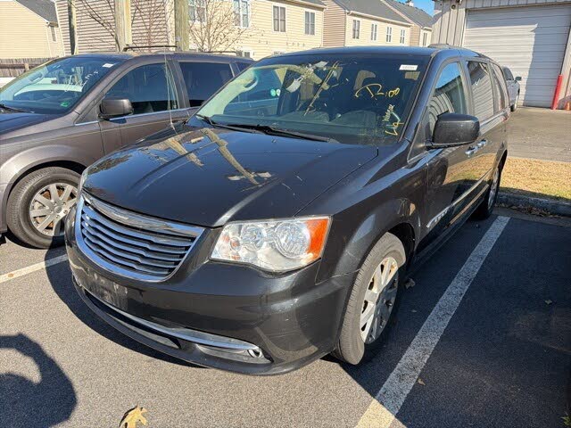 2015 Chrysler Town & Country Touring FWD