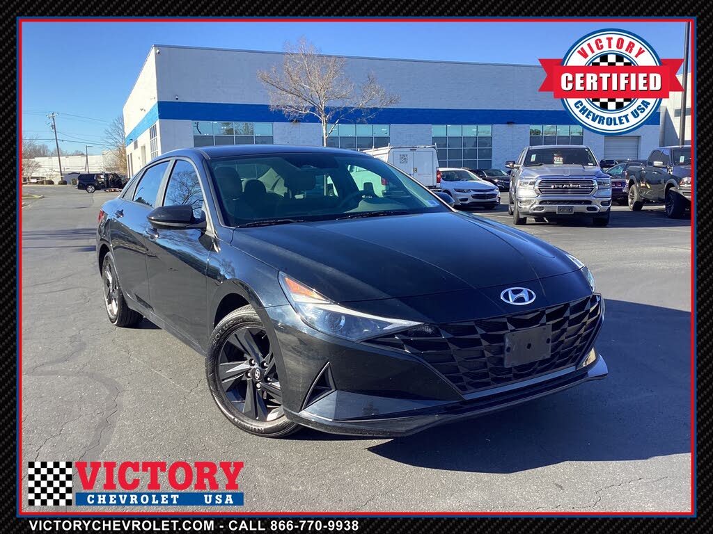 2023 Hyundai Elantra SEL FWD
