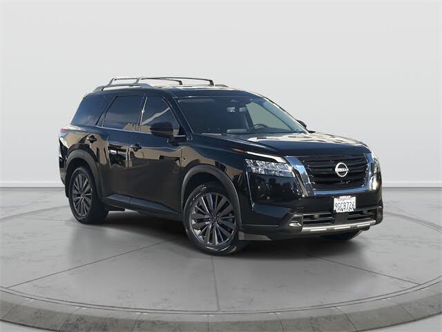 2023 Nissan Pathfinder SL FWD
