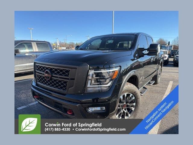 2023 Nissan Titan PRO-4X Crew Cab 4WD