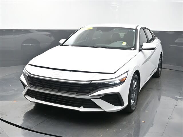 2024 Hyundai Elantra SEL FWD