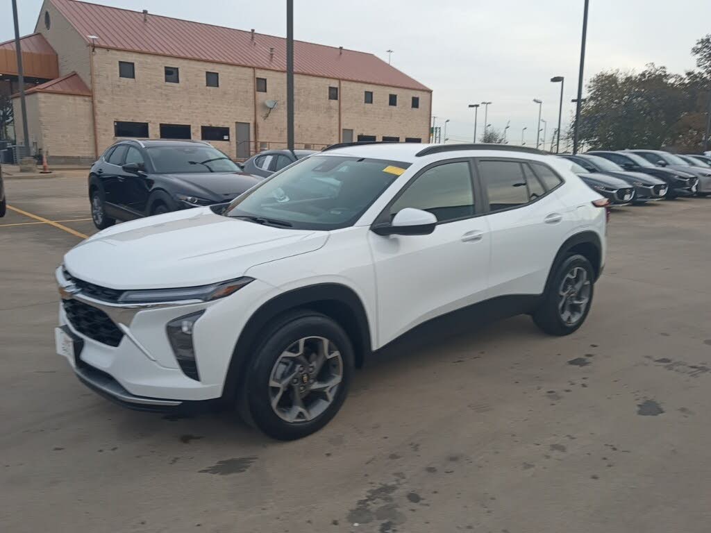 2025 Chevrolet Trax LT FWD