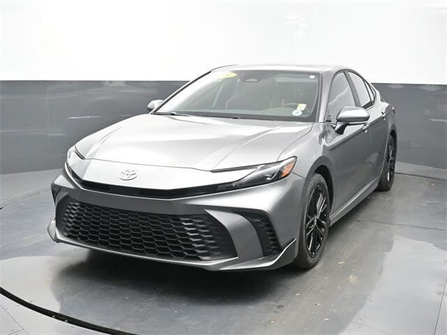 2025 Toyota Camry SE FWD