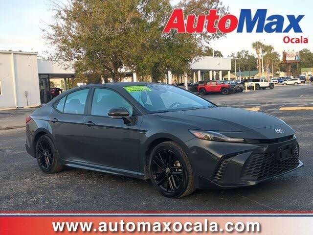 2025 Toyota Camry SE FWD
