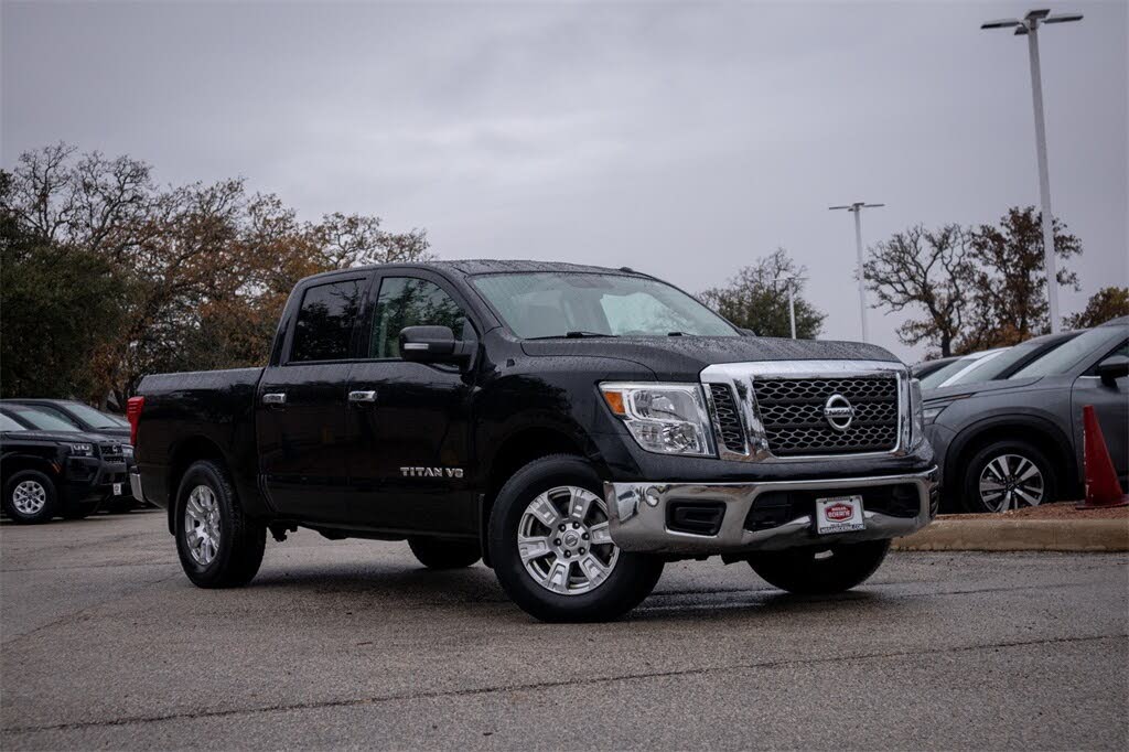 2018 Nissan Titan SV Crew Cab 4WD