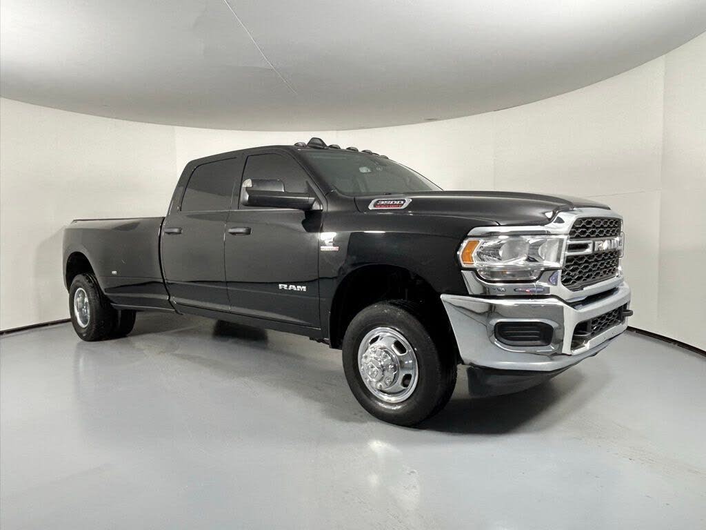 2022 RAM 3500 Tradesman Crew Cab LB DRW 4WD