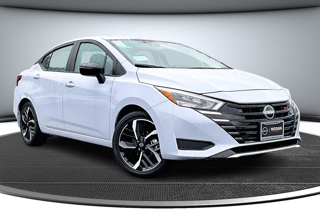 2025 Nissan Versa SR FWD