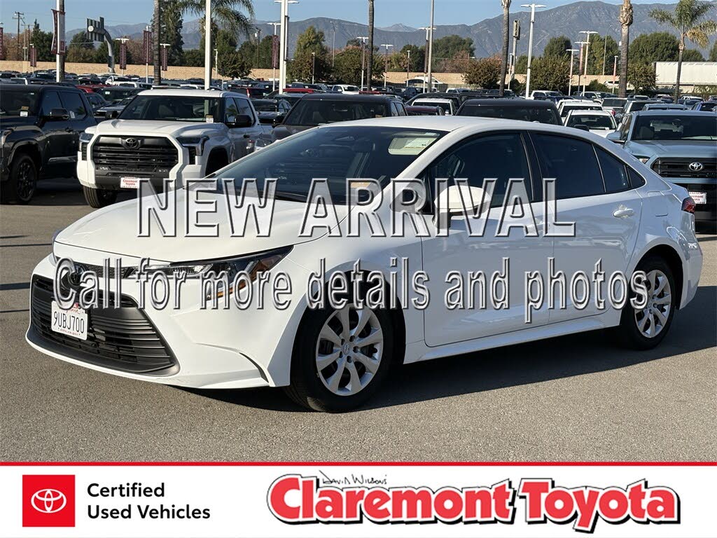 2025 Toyota Corolla LE FWD