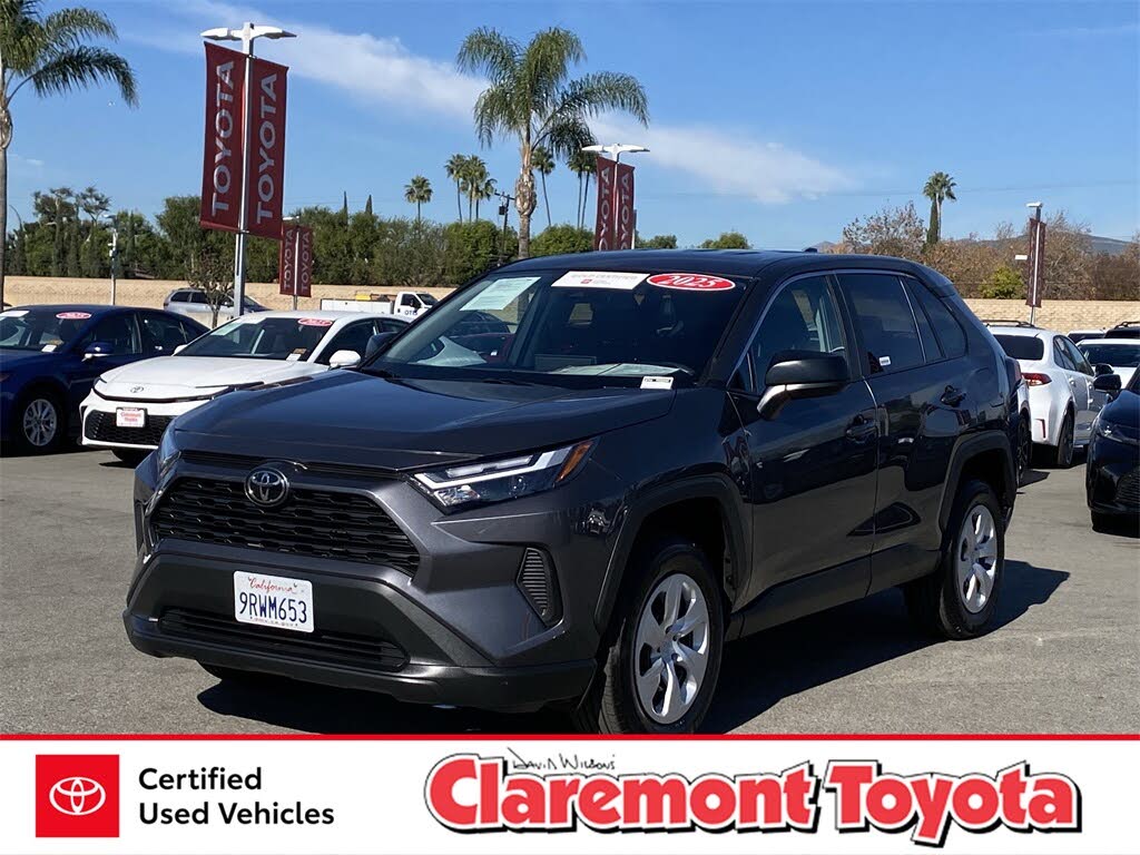 2025 Toyota RAV4 LE AWD