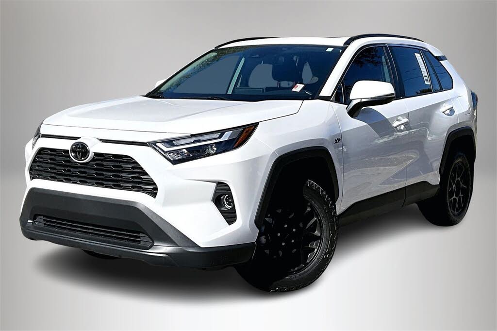 2025 Toyota RAV4 XLE FWD