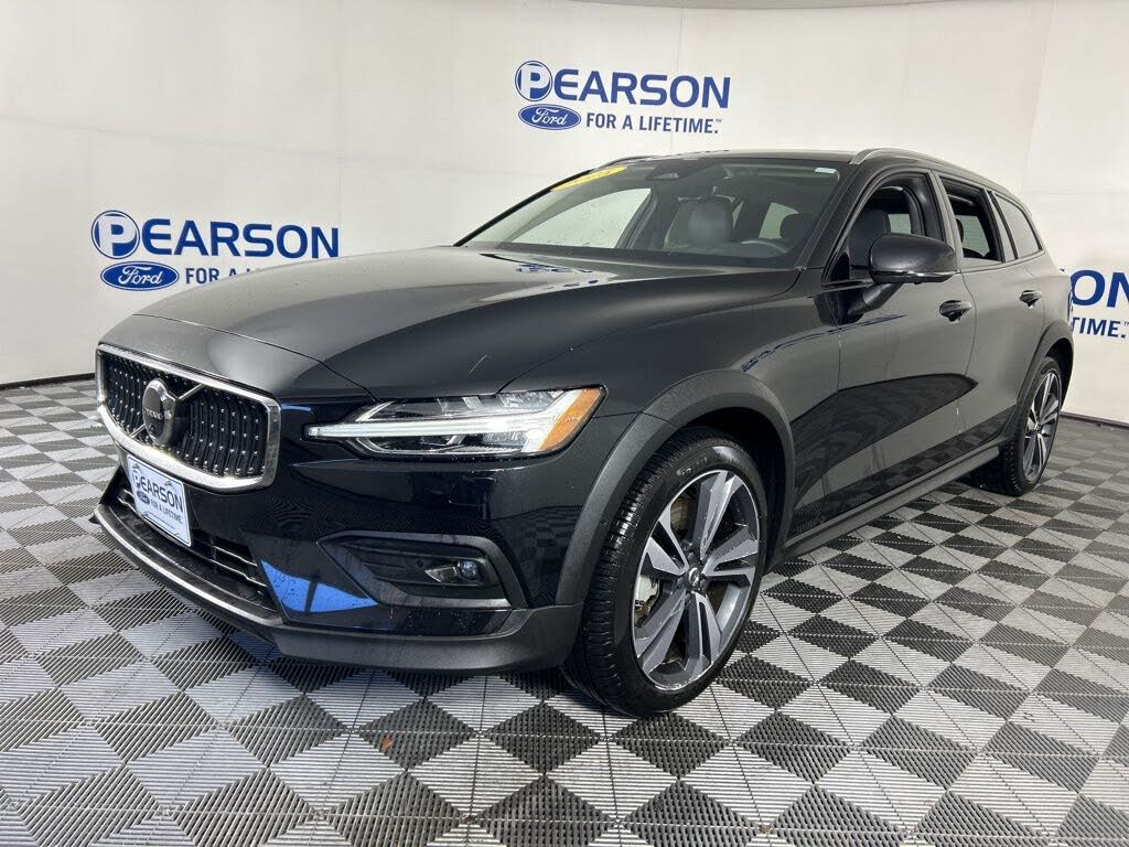 2025 Volvo V60 Cross Country B5 Plus AWD