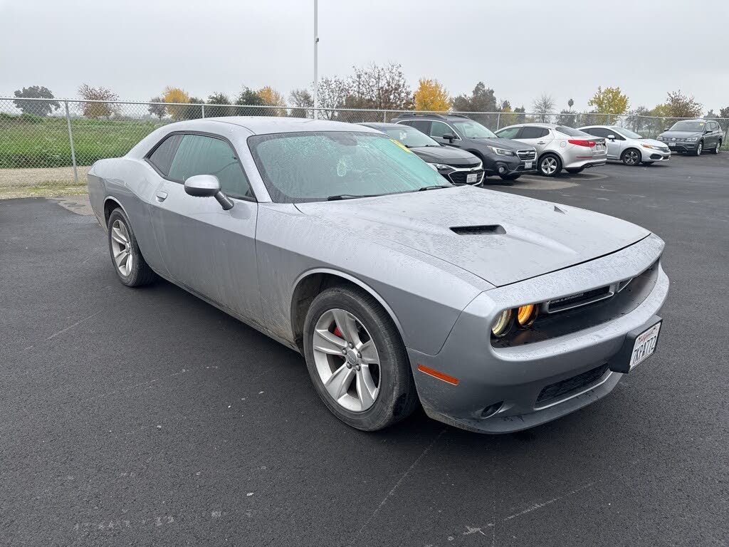 2015 Dodge Challenger SXT RWD