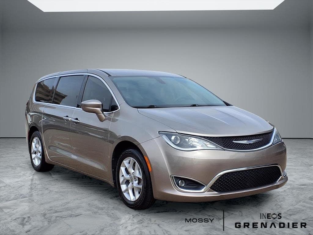 2018 Chrysler Pacifica Touring Plus FWD