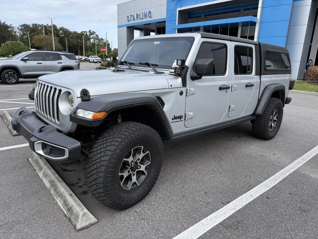 2022 Jeep Gladiator Sport Crew Cab 4WD
