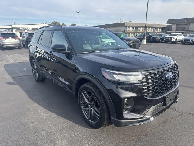 2025 Ford Explorer ST-Line AWD