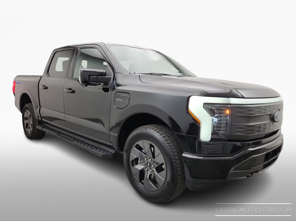 2022 Ford F-150 Lightning Lariat SuperCrew AWD