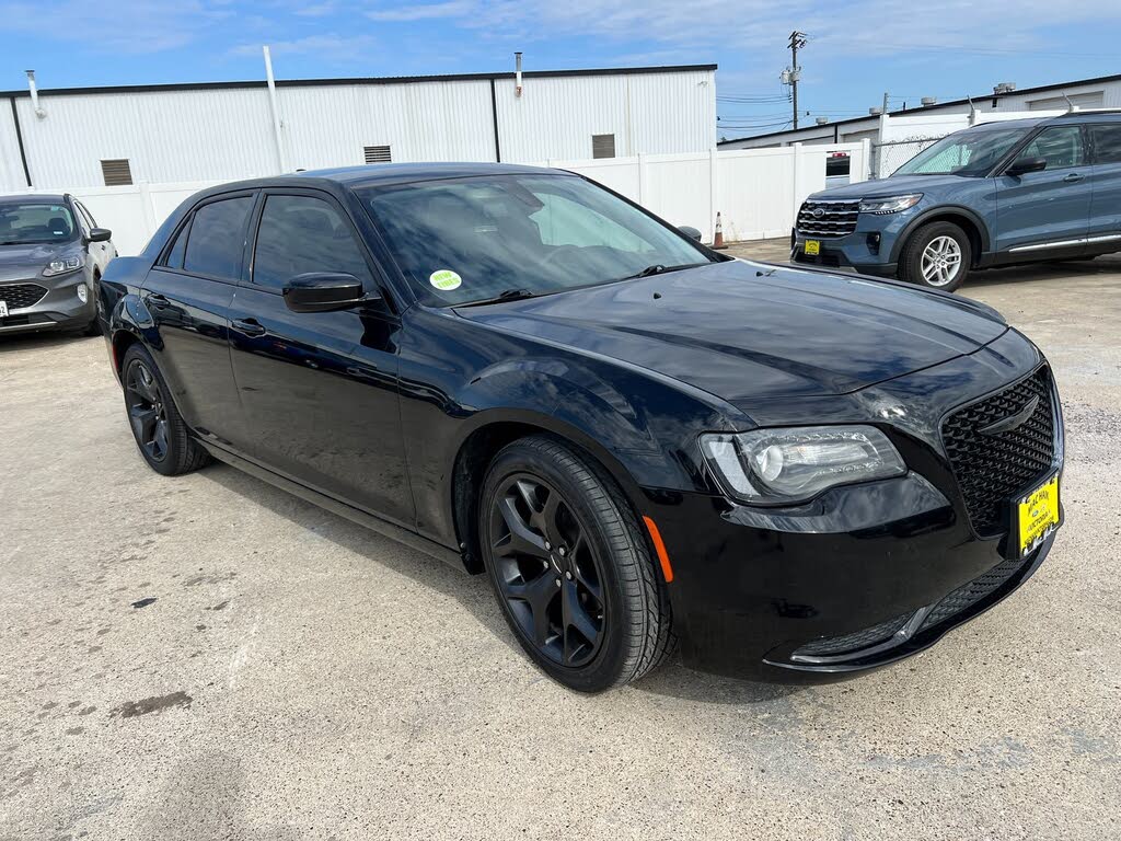 2023 Chrysler 300 Touring RWD