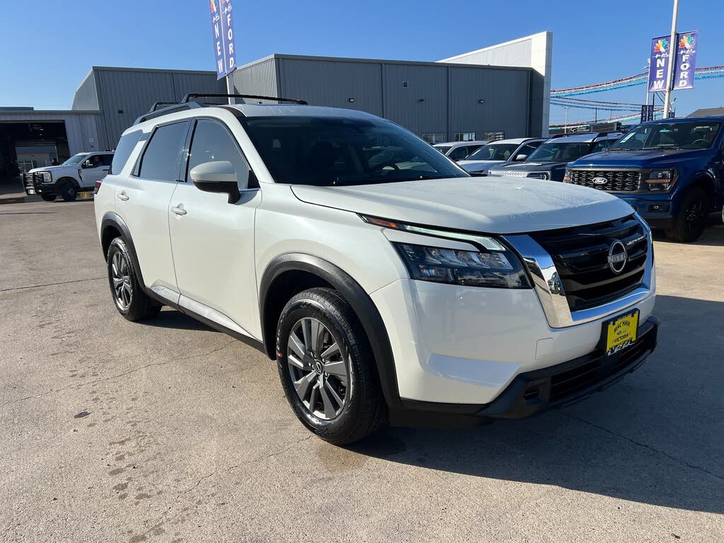 2023 Nissan Pathfinder SV FWD