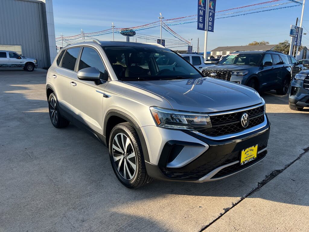 2024 Volkswagen Taos SE FWD