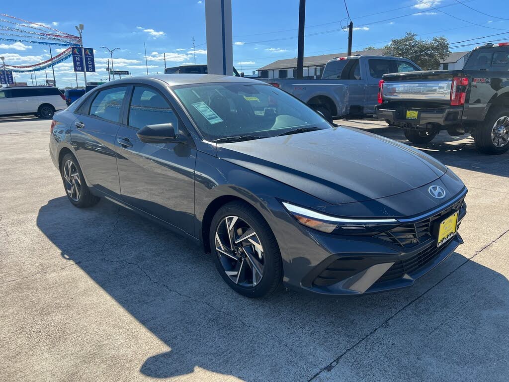 2025 Hyundai Elantra SEL Sport FWD