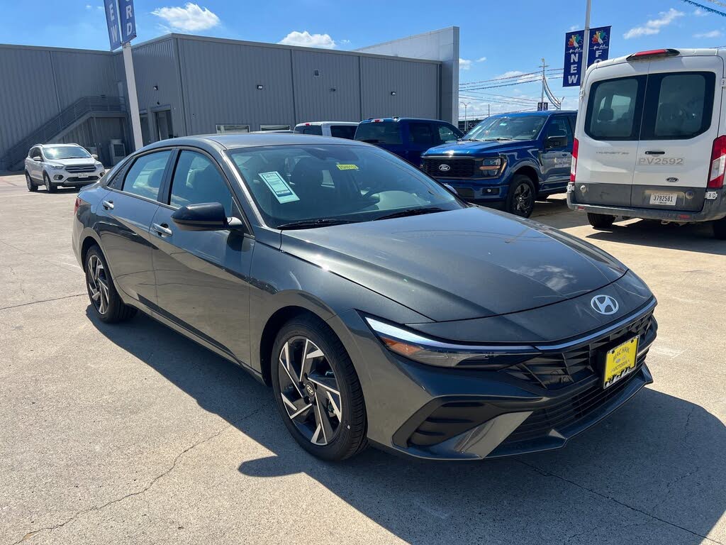 2025 Hyundai Elantra SEL Sport FWD