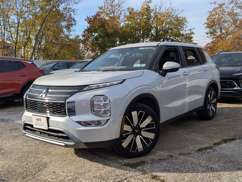 2025 Mitsubishi Outlander SE FWD