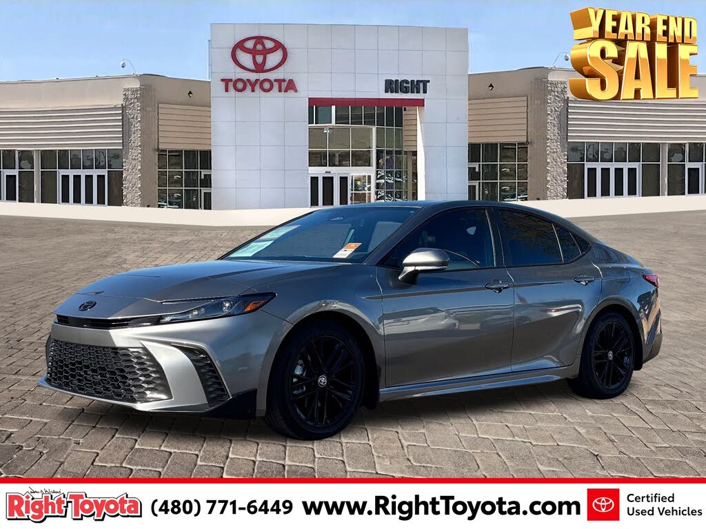 2025 Toyota Camry SE FWD
