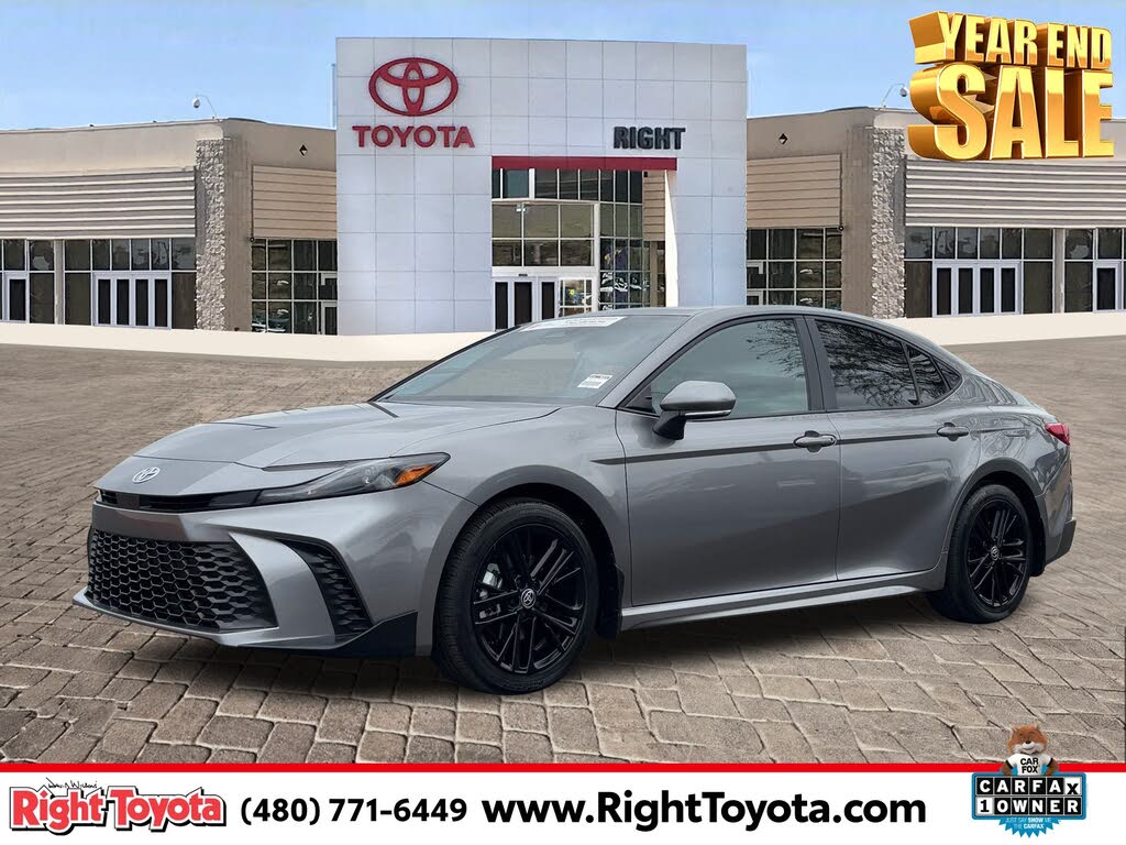 2025 Toyota Camry SE FWD