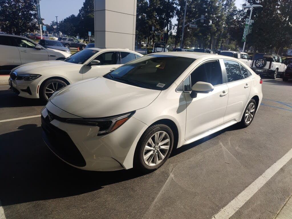 2025 Toyota Corolla Hybrid LE FWD