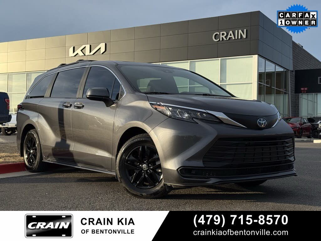 2025 Toyota Sienna LE 8-Passenger FWD