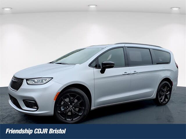 2026 Chrysler Pacifica Select AWD