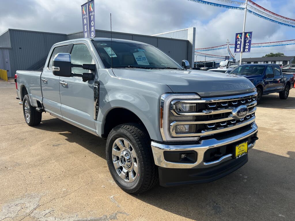 2026 Ford F-350 Super Duty Lariat Crew Cab 4WD