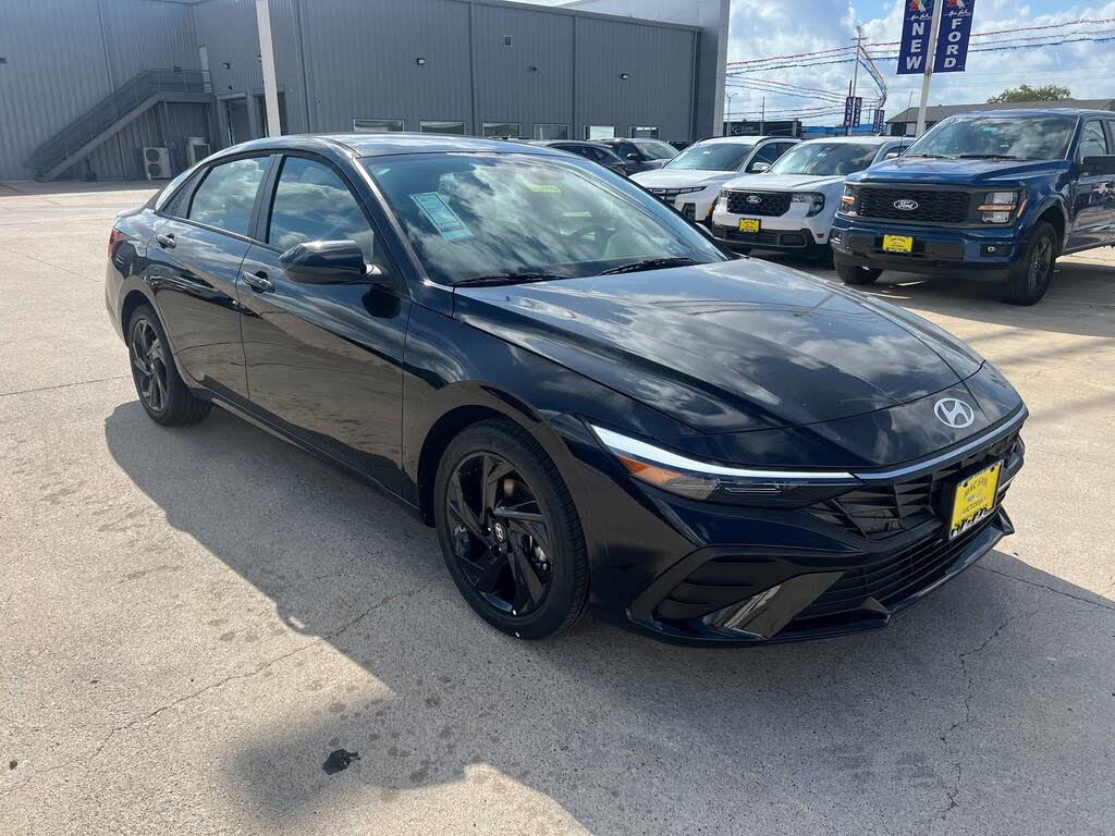 2026 Hyundai Elantra SEL Sport FWD