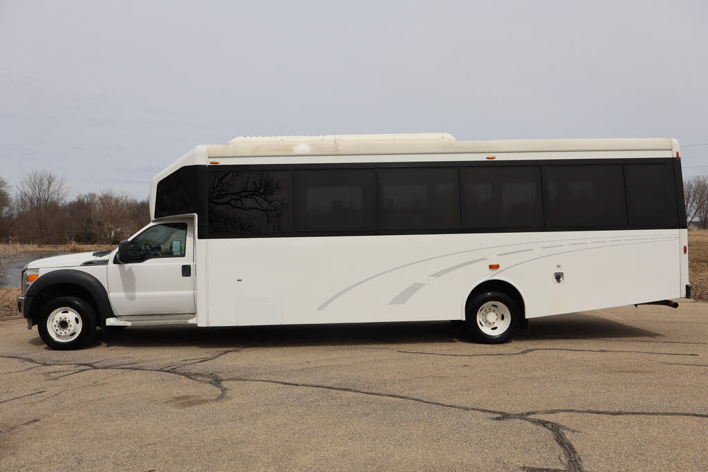 2014 Ford F-550 Super Duty Chassis XLT Regular Cab 201 RWD