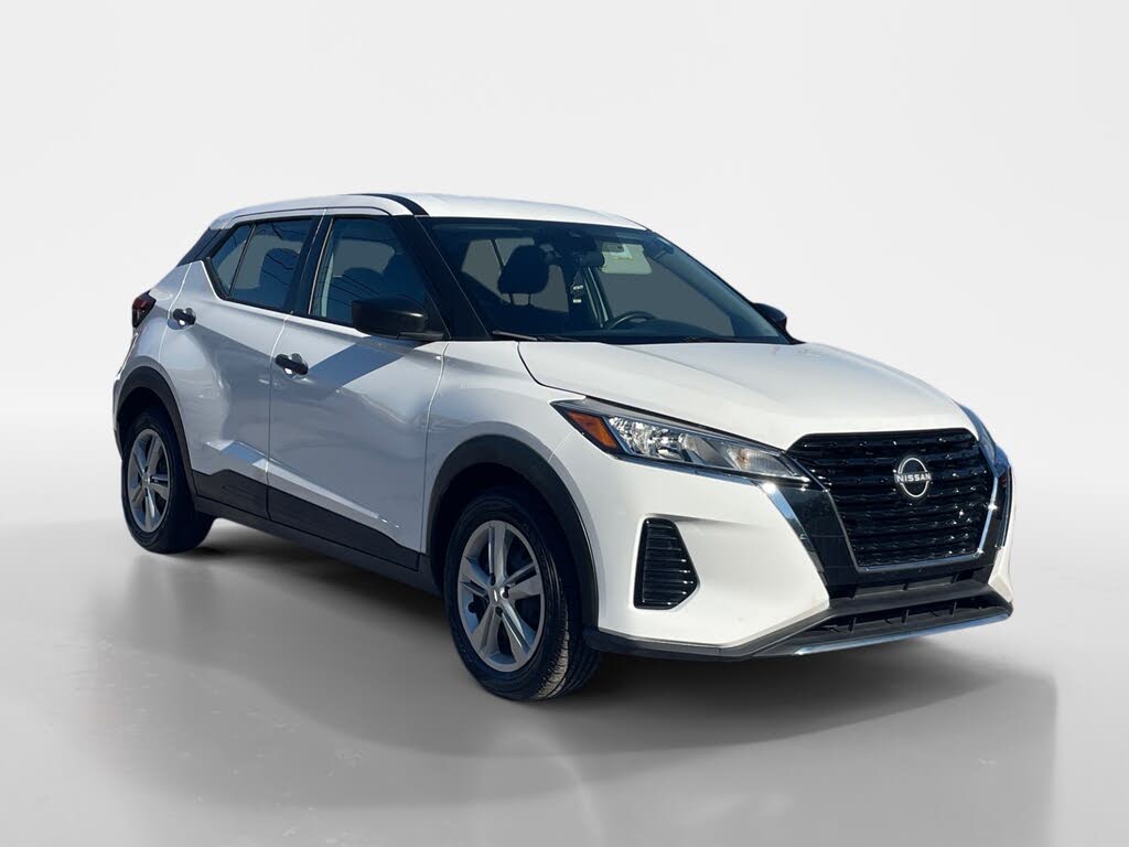 2022 Nissan Kicks S FWD