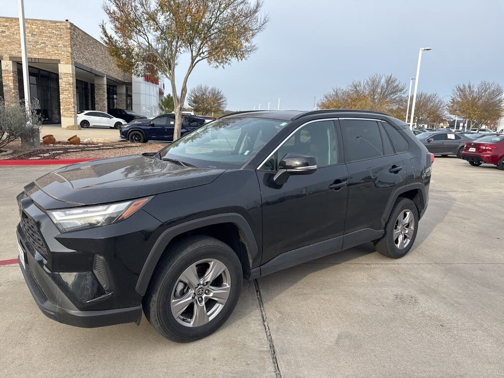 2023 Toyota RAV4 XLE FWD