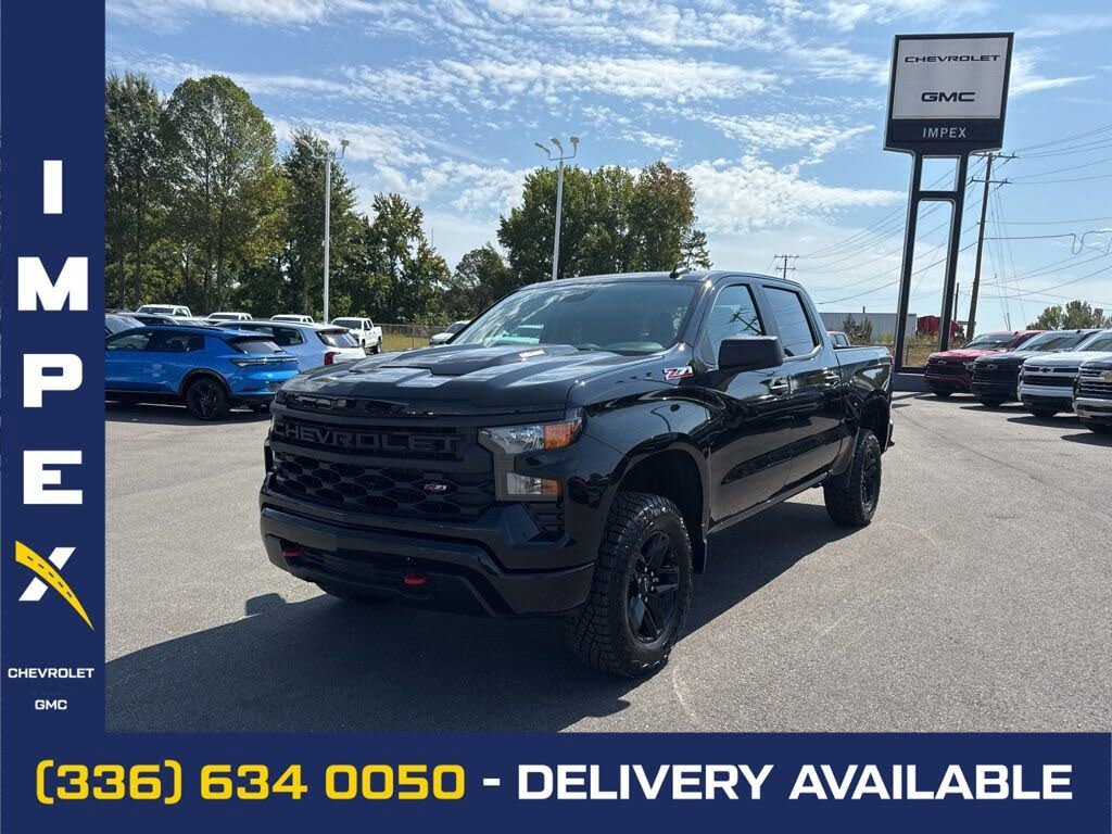 2026 Chevrolet Silverado 1500 Custom Trail Boss Crew Cab 4WD