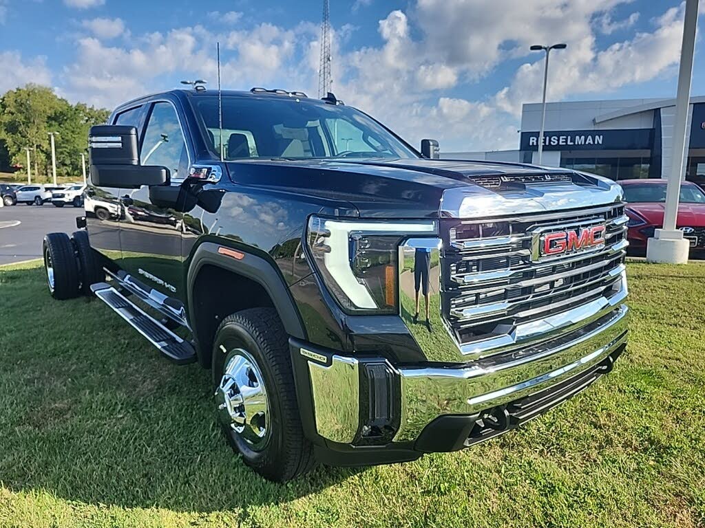 2026 GMC Sierra 3500HD SLE Crew Cab LB 4WD